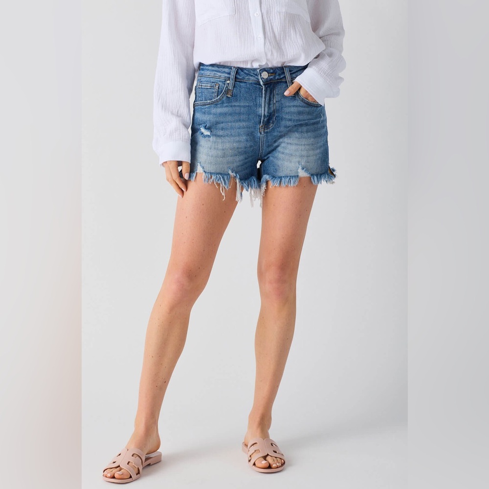 Risen Blue Jean Shorts with Frayed Hem and Vintage Look
